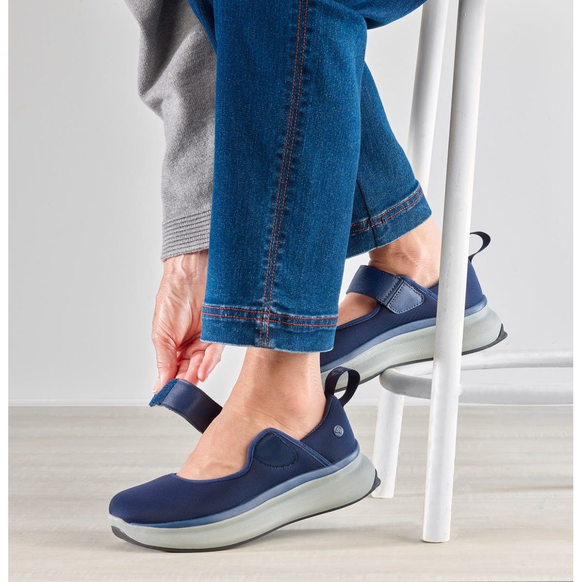 Women’s Easy-On Mary Jane Shoes – Adjustable Fit (Regular to Extra Wide)