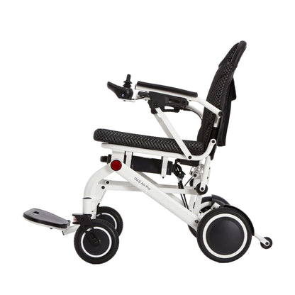 oas-air-pro-2027-ivory-side-view-left
Alt text: OAS Air Pro 2027 folding electric wheelchair in Ivory, left side view showing aluminum frame, armrest and dual front suspension