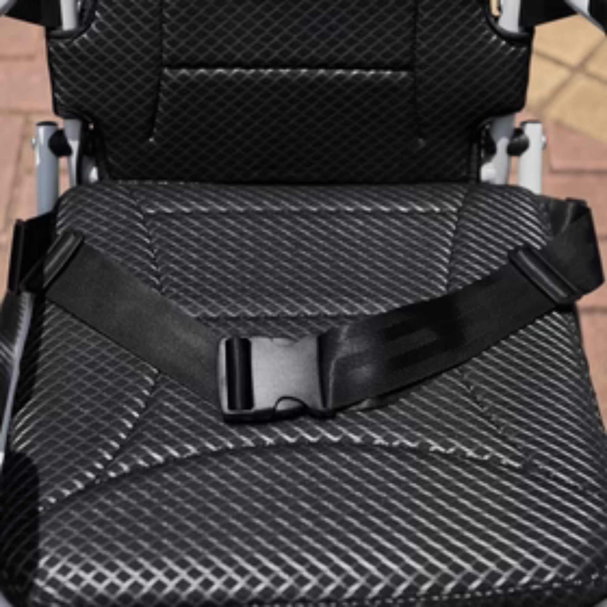OAS Air Pro breathable padded seat cushion with adjustable safety belt