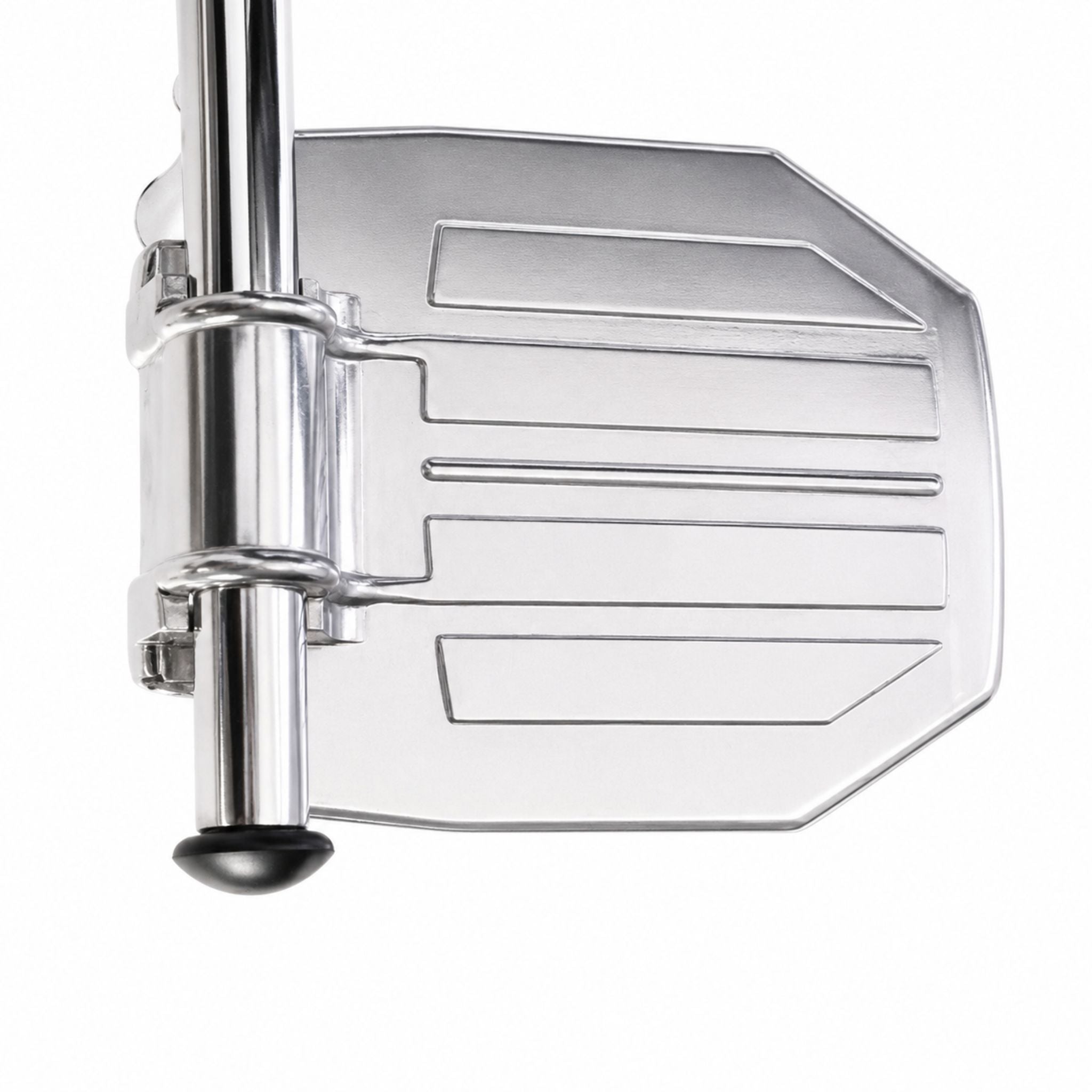 Close-up detail of the reinforced aluminum footplate on the Titus heavy-duty bariatric wheelchair designed for durable lower leg support and daily mobility use.